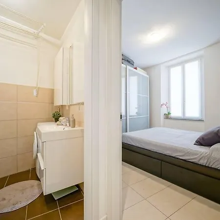 Apartment Gemini House On *